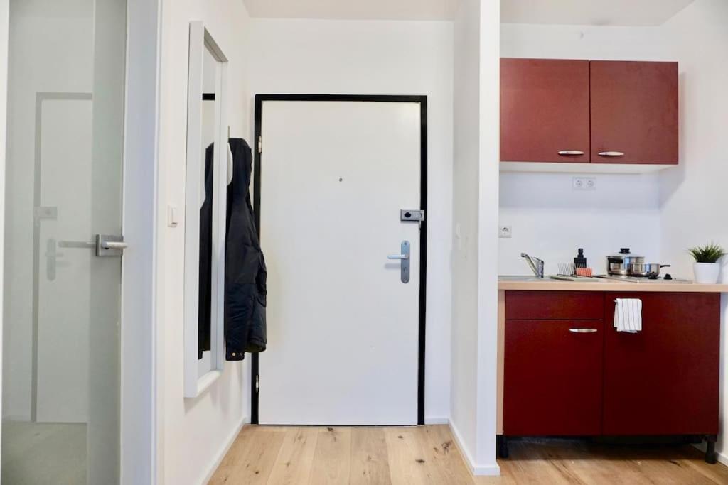 Neu Modernes Apartment In Top Lage, Free Parking Max 1,65M Hoehe Und 1,8M Breite Karlsruhe Zewnętrze zdjęcie