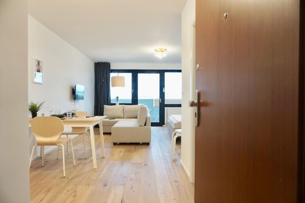 Neu Modernes Apartment In Top Lage, Free Parking Max 1,65M Hoehe Und 1,8M Breite Karlsruhe Zewnętrze zdjęcie