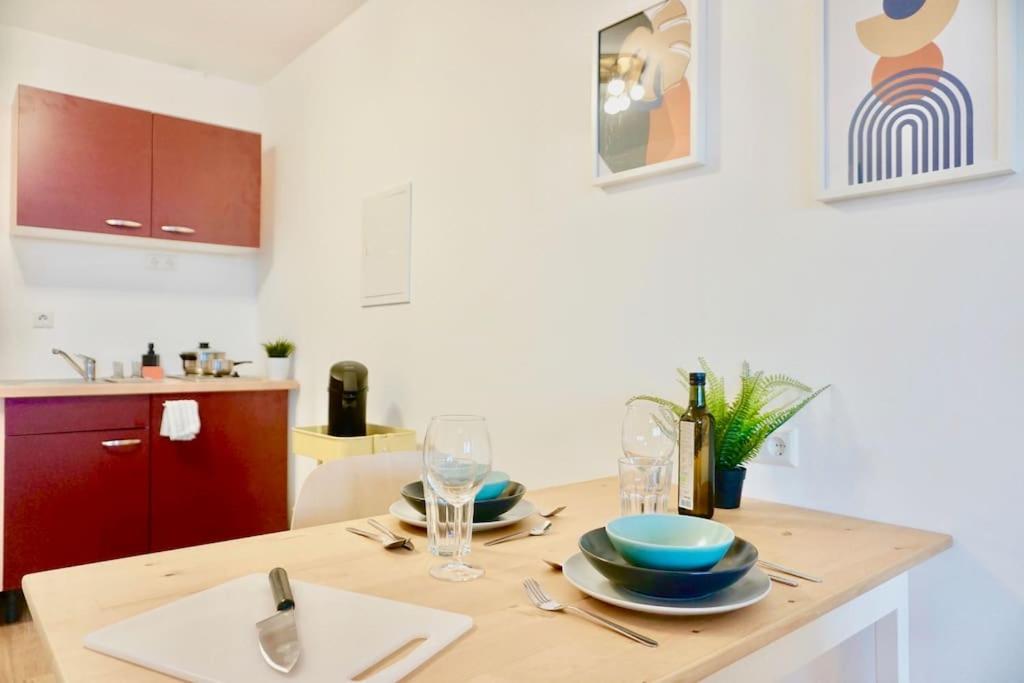 Neu Modernes Apartment In Top Lage, Free Parking Max 1,65M Hoehe Und 1,8M Breite Karlsruhe Zewnętrze zdjęcie