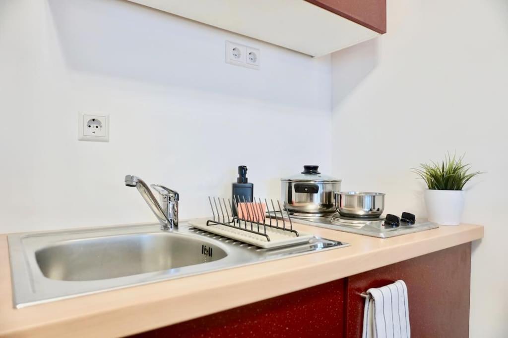 Neu Modernes Apartment In Top Lage, Free Parking Max 1,65M Hoehe Und 1,8M Breite Karlsruhe Zewnętrze zdjęcie