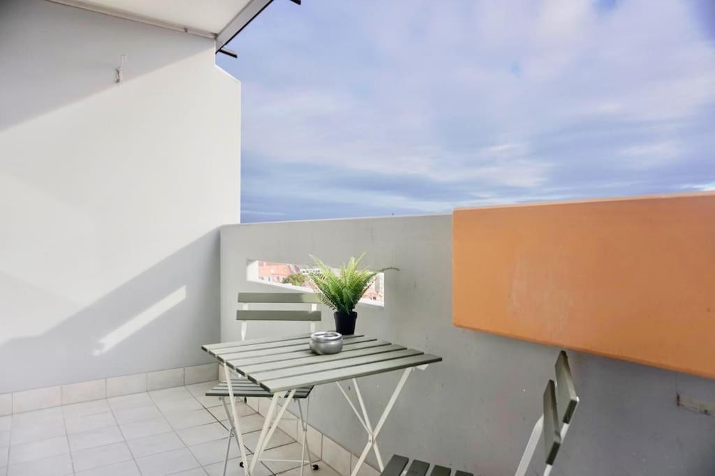 Neu Modernes Apartment In Top Lage, Free Parking Max 1,65M Hoehe Und 1,8M Breite Karlsruhe Zewnętrze zdjęcie
