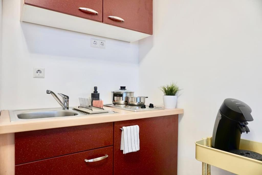 Neu Modernes Apartment In Top Lage, Free Parking Max 1,65M Hoehe Und 1,8M Breite Karlsruhe Zewnętrze zdjęcie